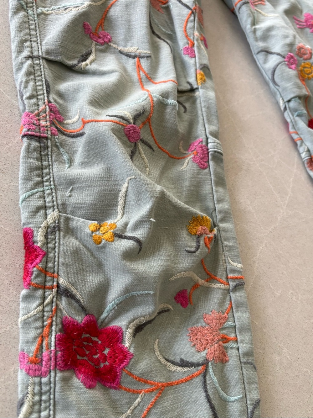 Anthropologie Pilcro Wanderer Embroidered Floral Cargo Pant Sage Pink Size 26 - Picture 12 of 14
